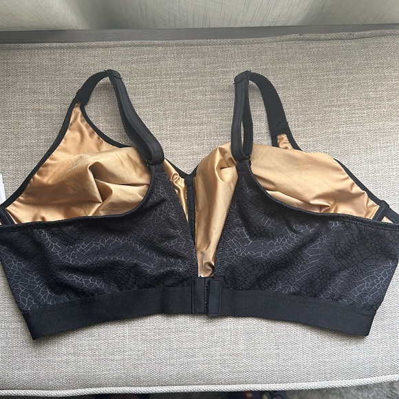 CHANTELLE Magnifique Wire-Free Minimizer Bra - Picture 7 of 9